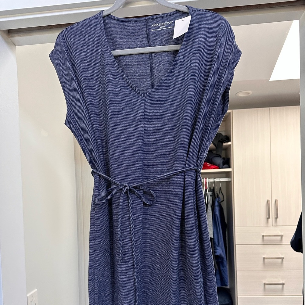 A Pea in the pod maternity dress. NWT